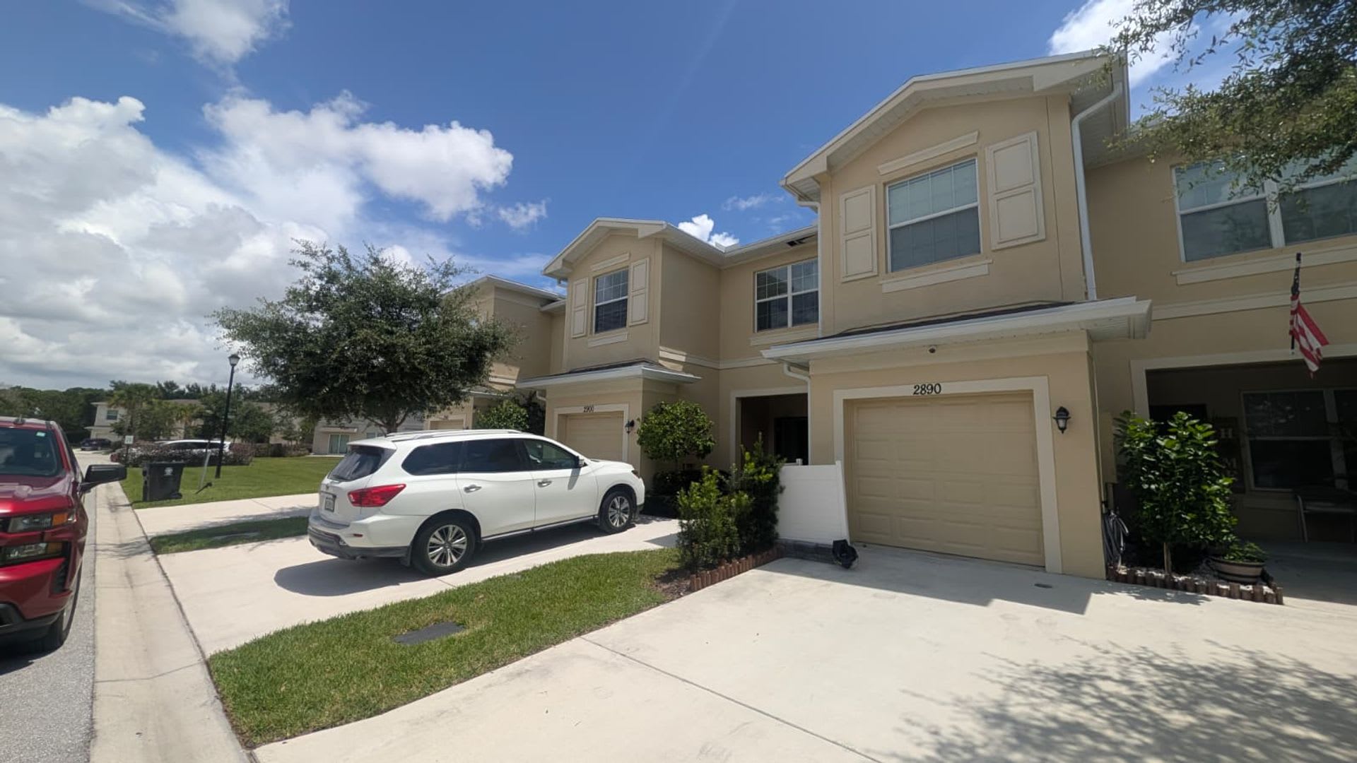 Spacious Townhome in Desirable Vizcaya Falls 3-bedroom, 2.5-bath townhome – photo 2