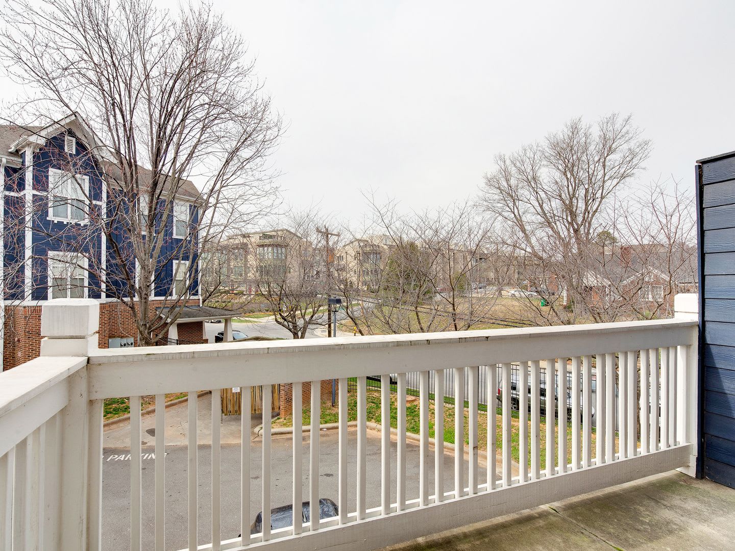 Wesley Heights Townhome with City Views – photo 4