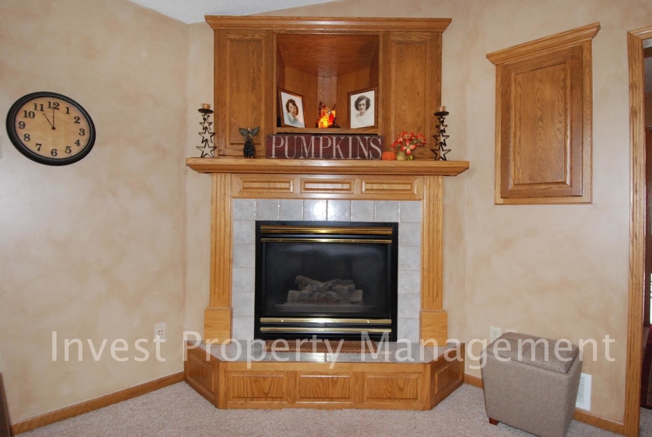 Spacious 3 bed/2.5 bath home nestled in beautiful Rogers, MN – photo 5