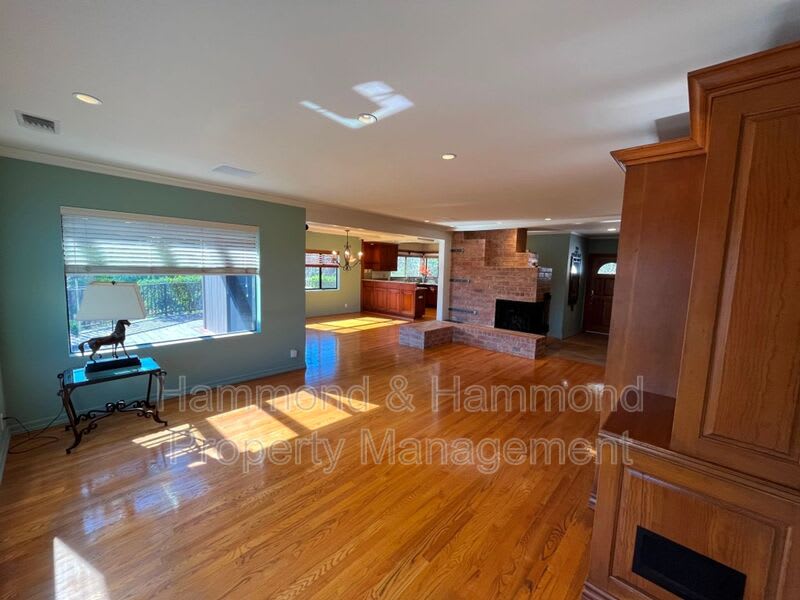15451 Deerhorn Rd. – photo 5