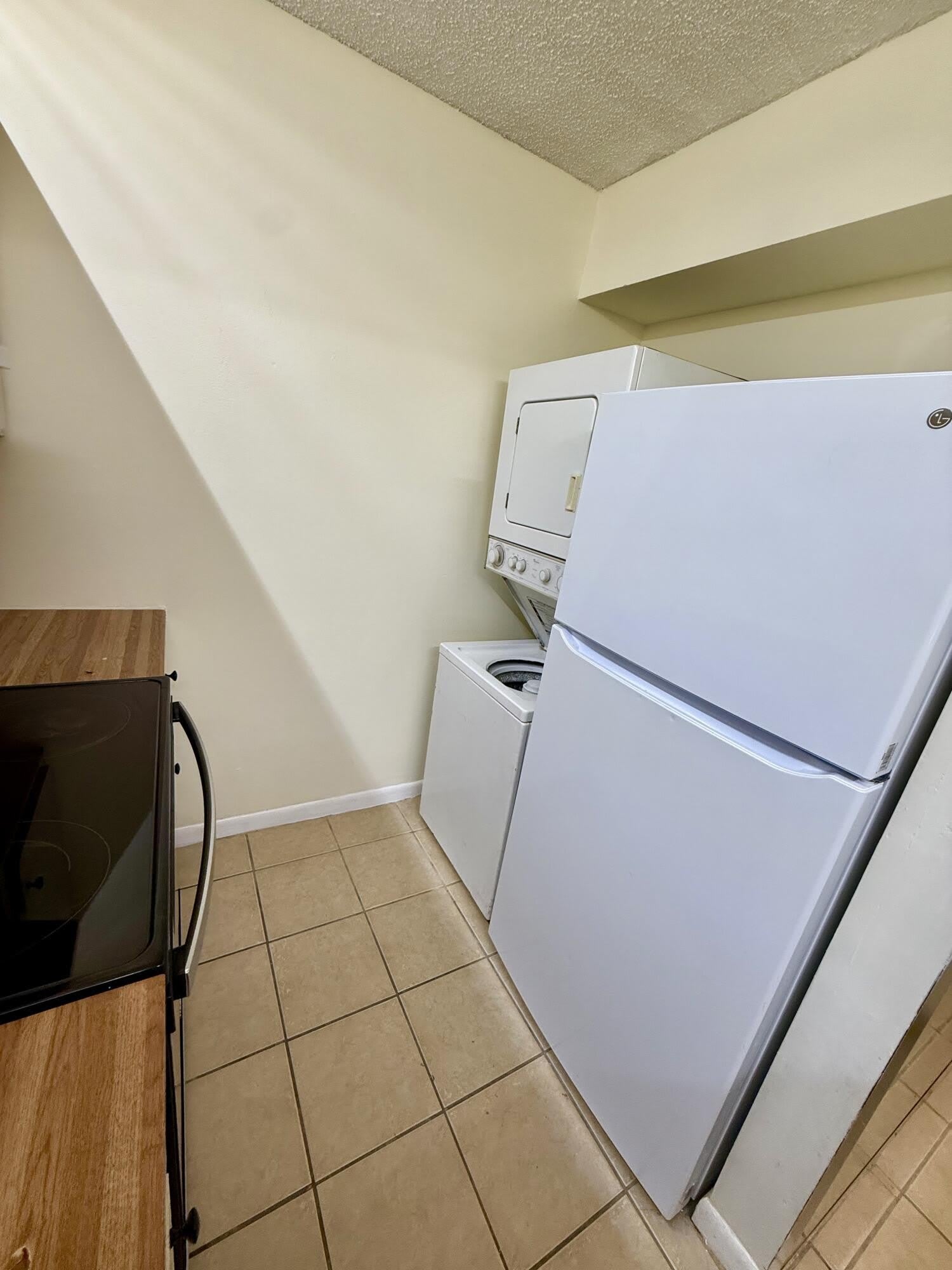 3764 N UNIVERSITY Drive – photo 4