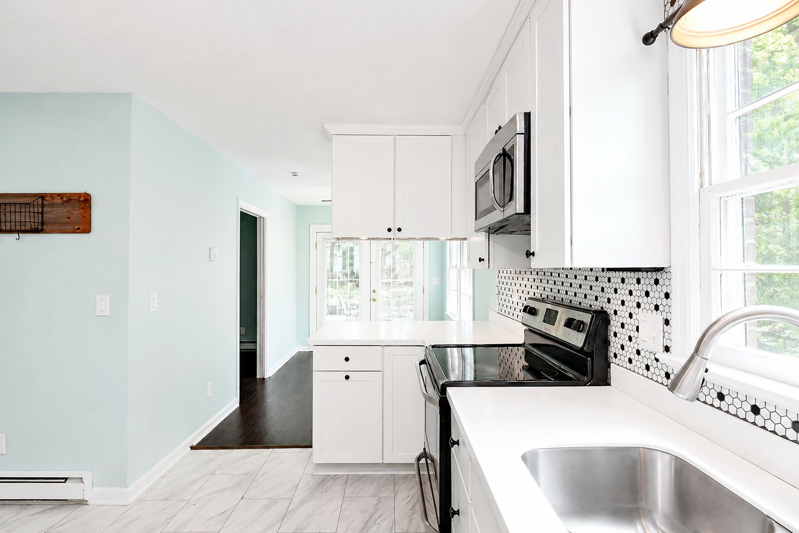 Move-in Ready + Dog-Friendly Canterbury Hills Home, Minutes to UVA & Barracks Road – photo 5