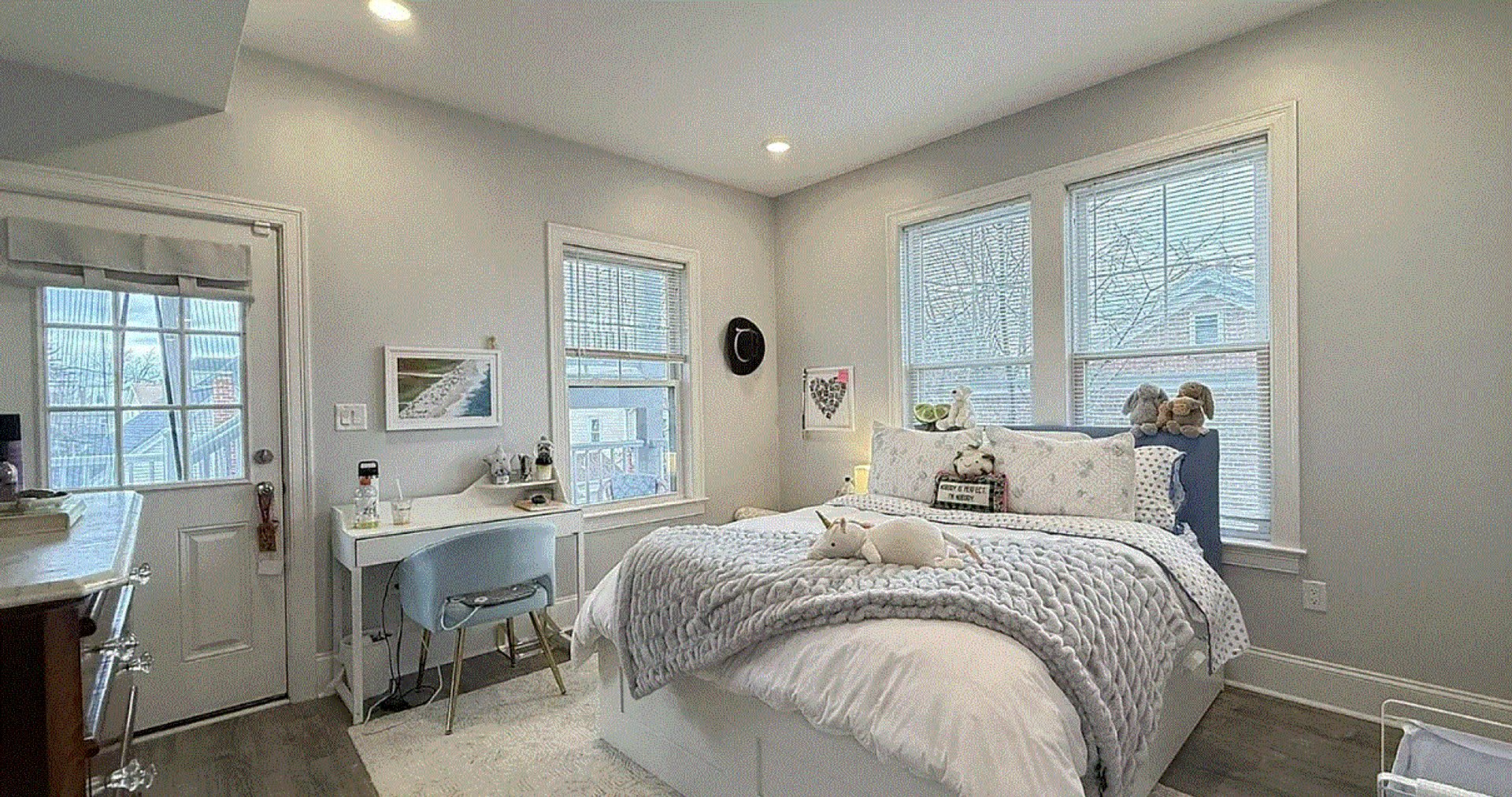 Charming 4 Bedroom-No Broker Fee – photo 3