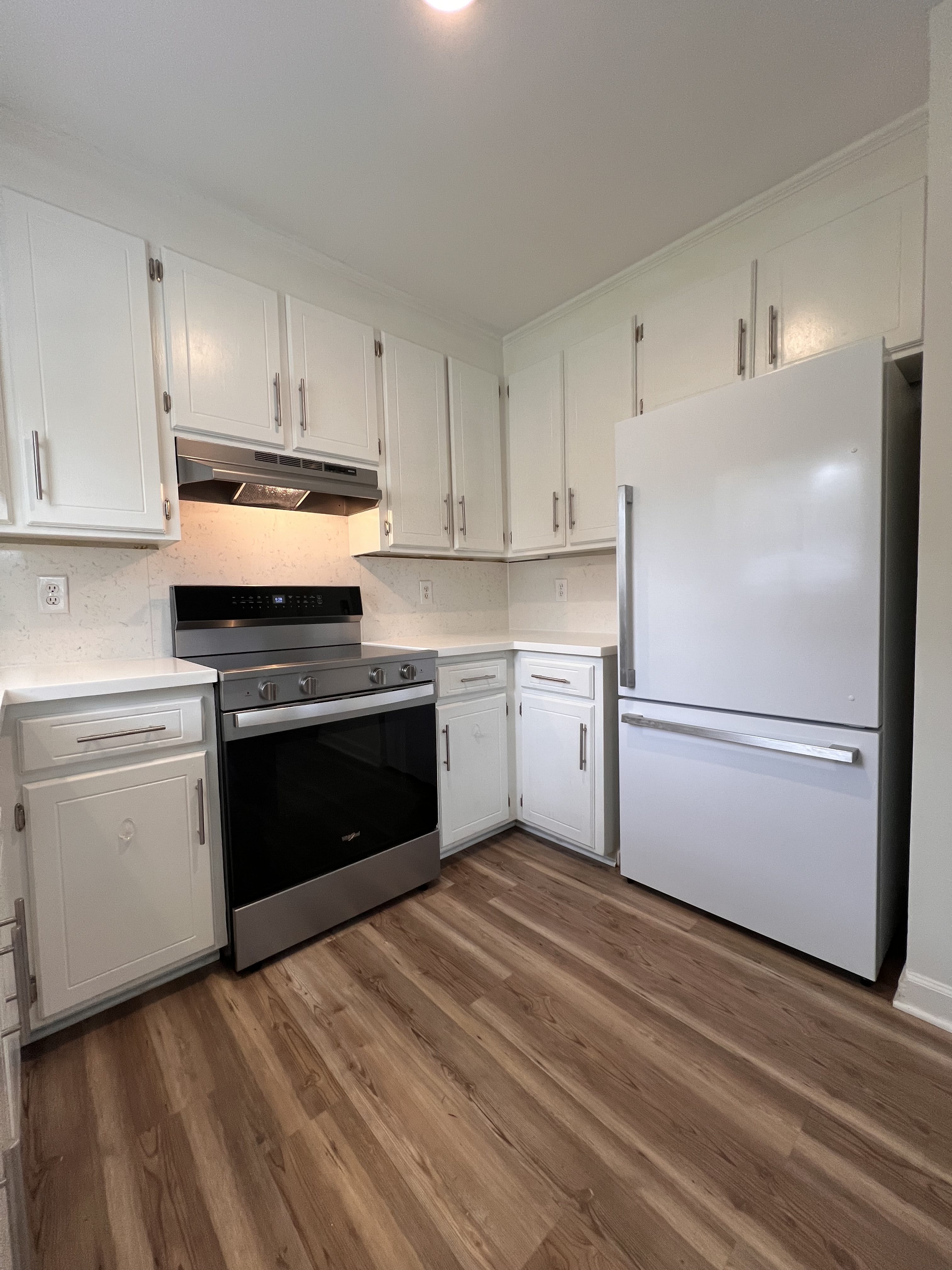 1135 W Thomas St – photo 3