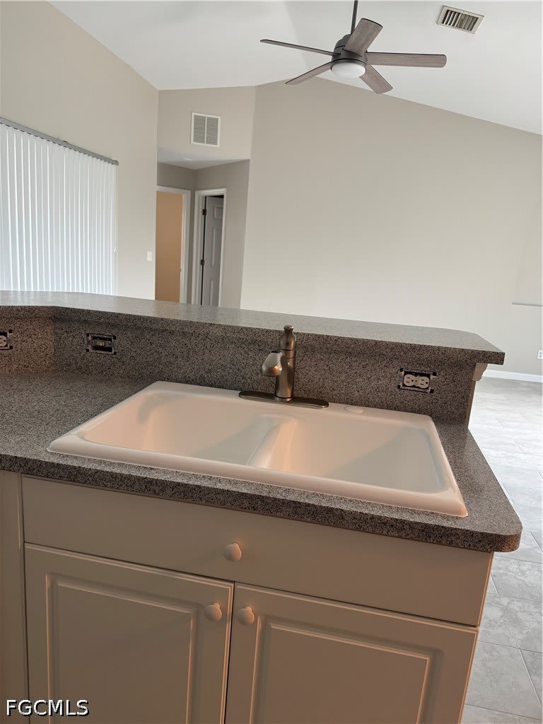 3716 SW 15th Place – photo 3