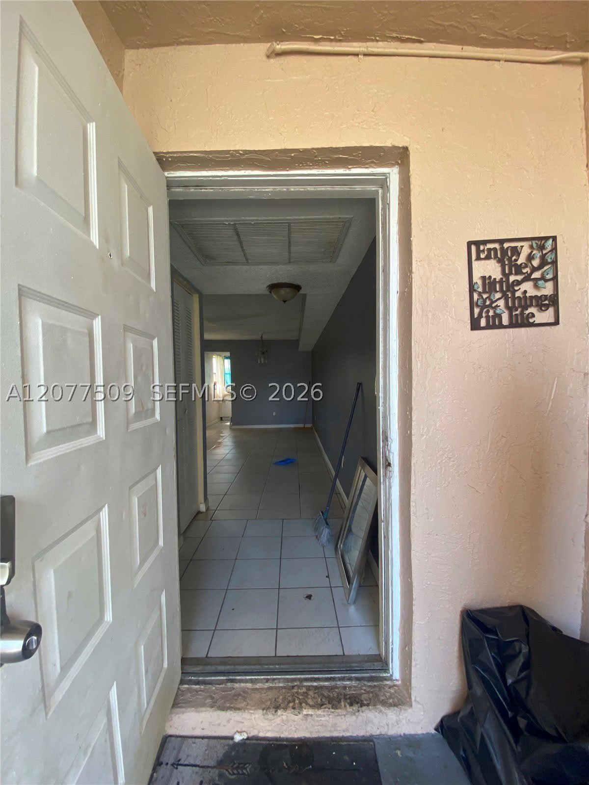 820 N Franklin Ave – photo 2
