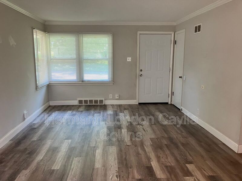 10072 Ashbrook Dr – photo 2