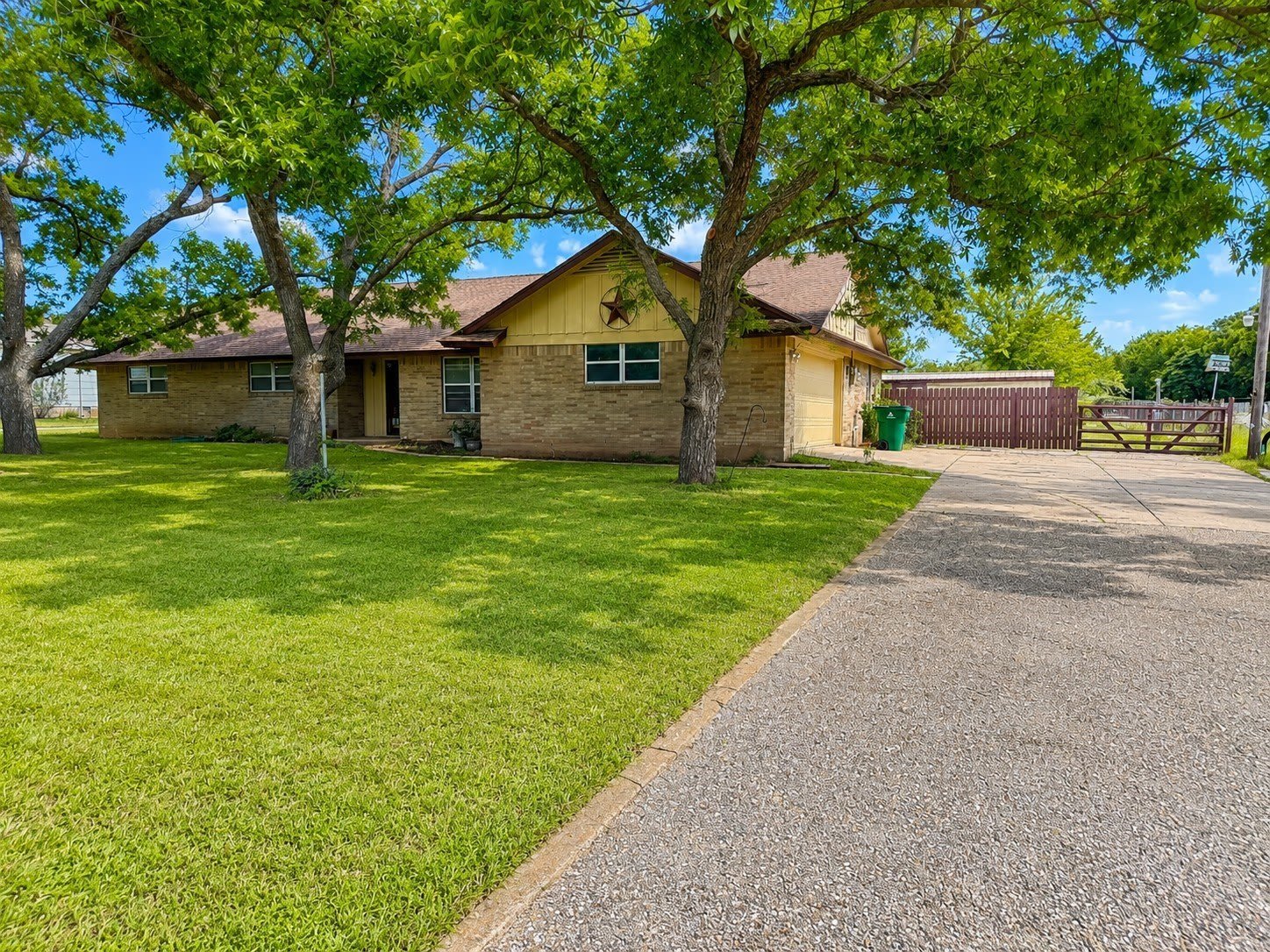 536 E 4Th Street – photo 2