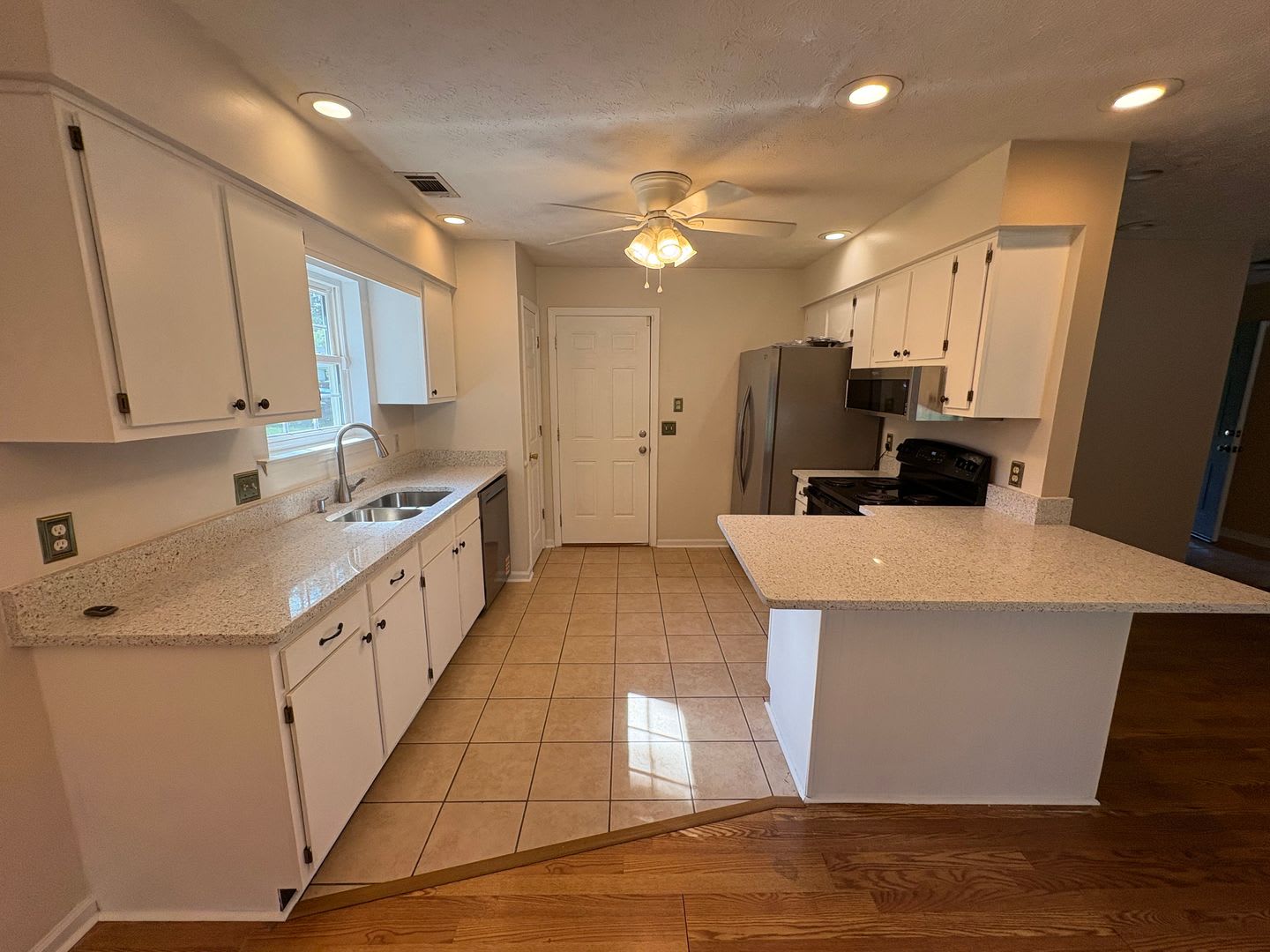 Spacious 3-Bedroom, 2-Bath Home! – photo 5