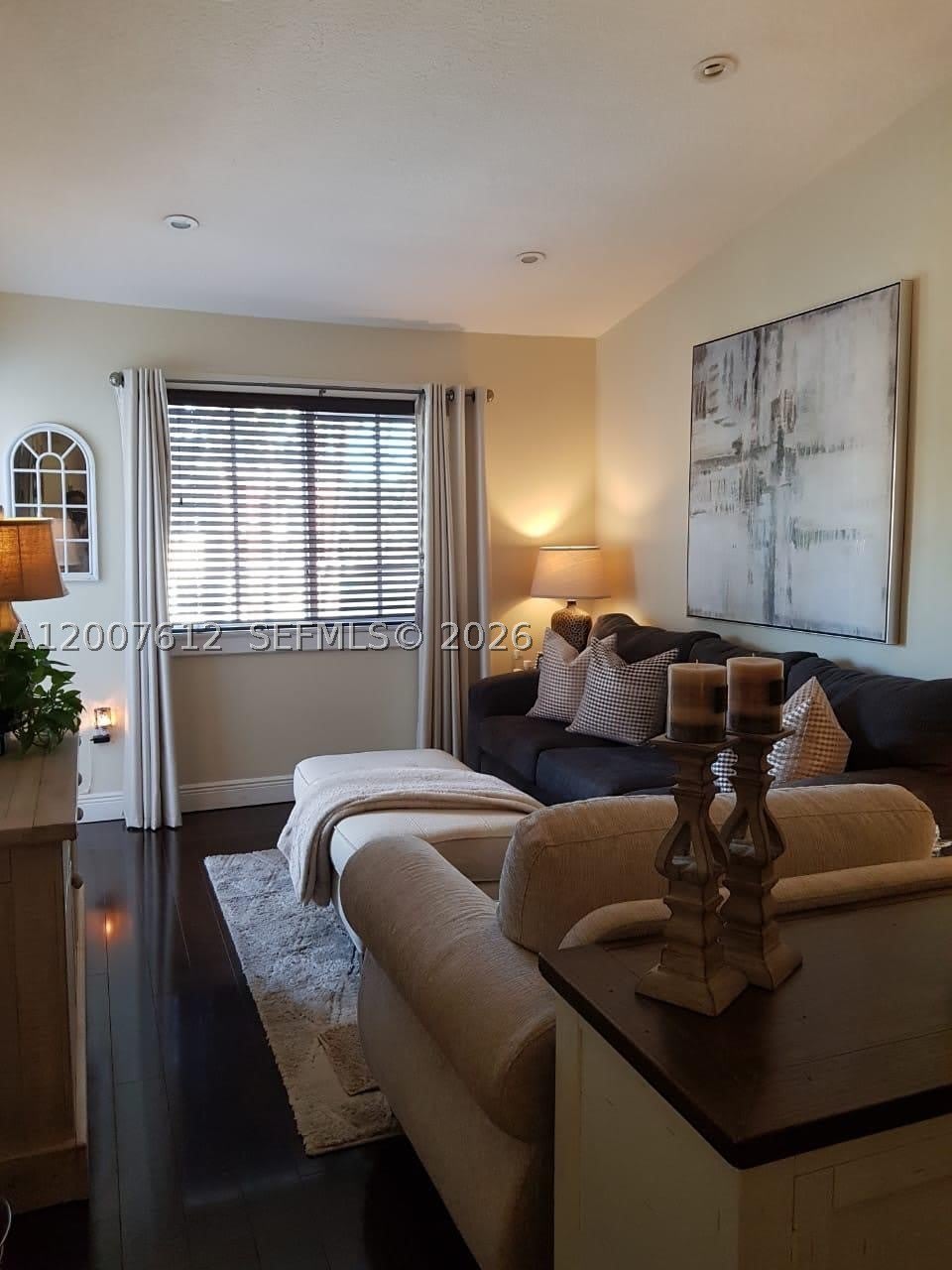930 Ne 33Rd Ter – photo 2