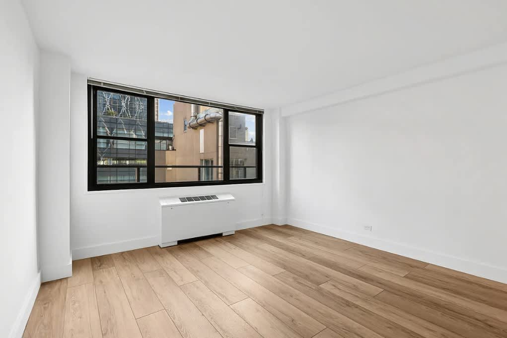 325 W 57th St – photo 1