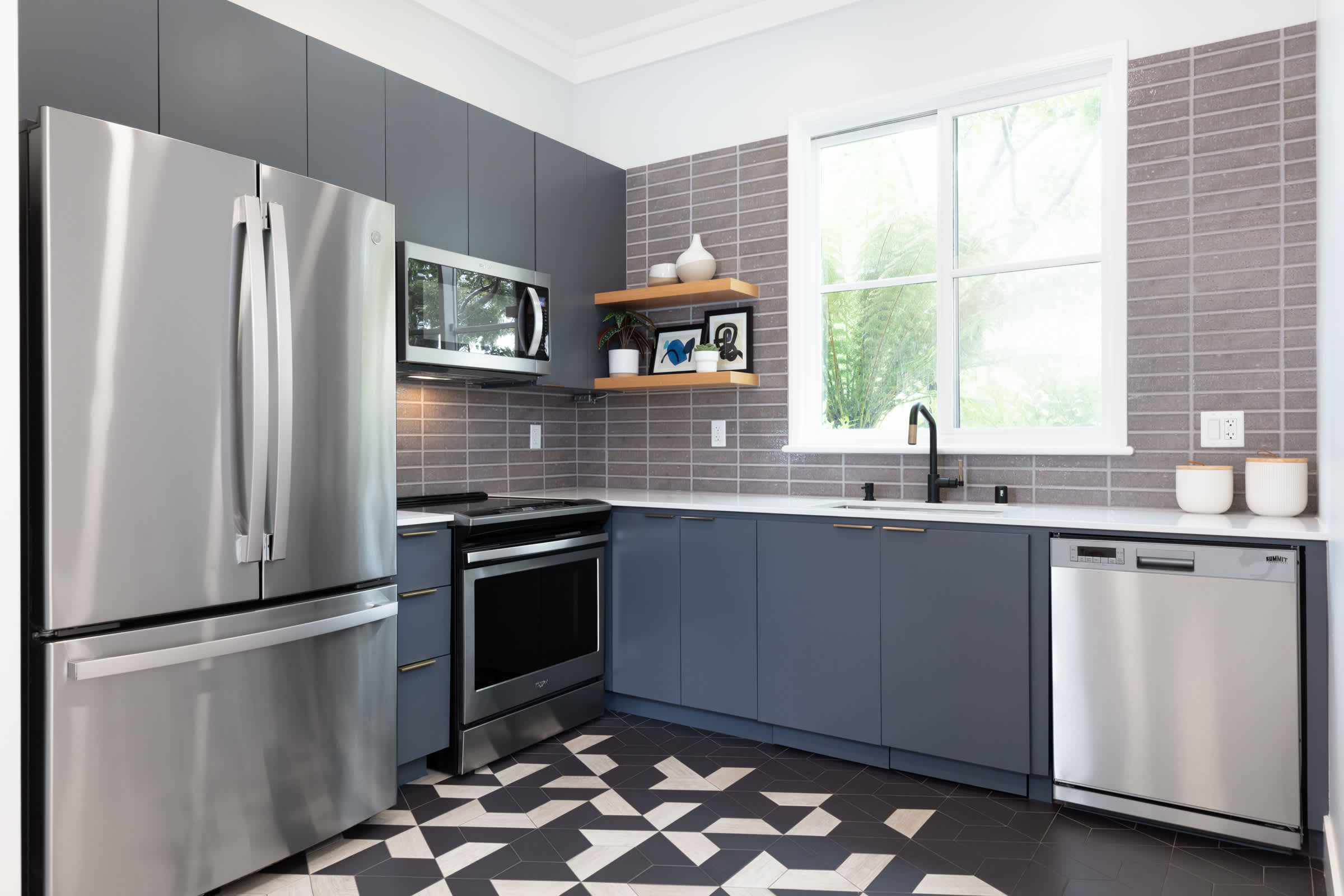 Bridgepointe Apartment Homes – photo 1