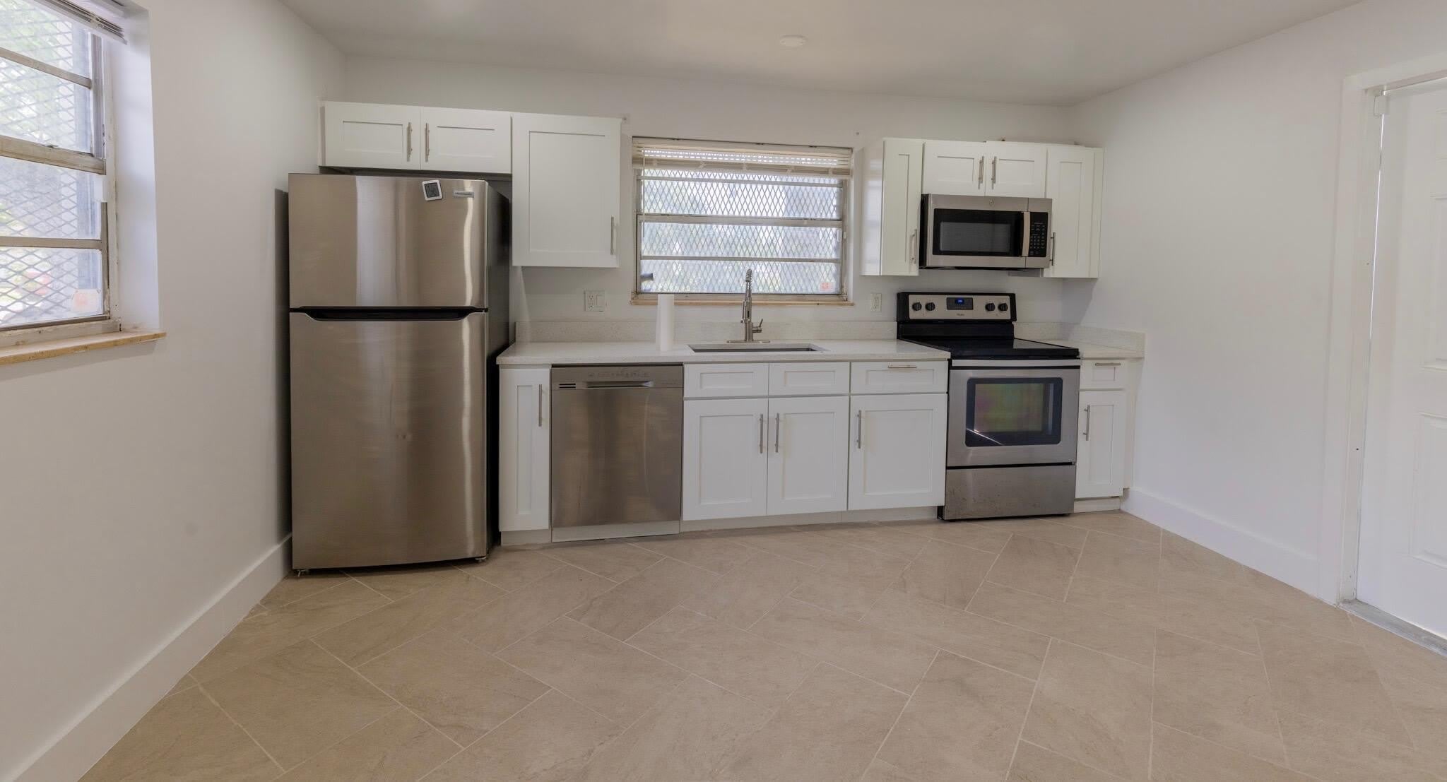 2921 NW 11th Street – photo 3
