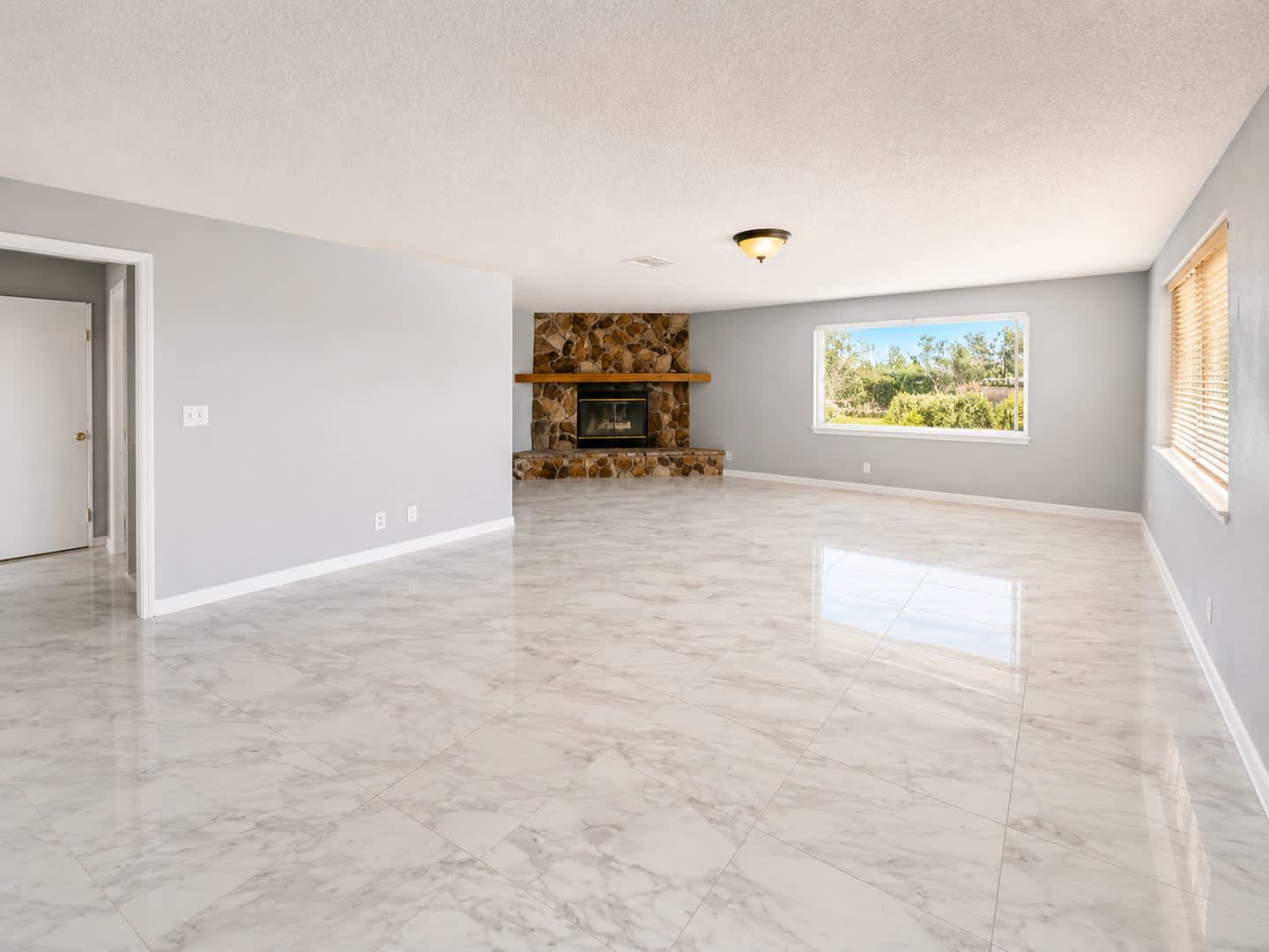 4 bedroom 2.5 bathroom house in Apple Valley Ca! – photo 4