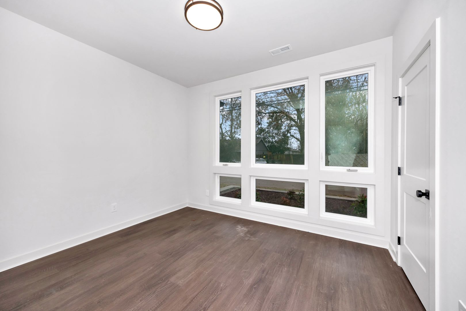 Move In Special 1 2 Off First Month S Rent – photo 5