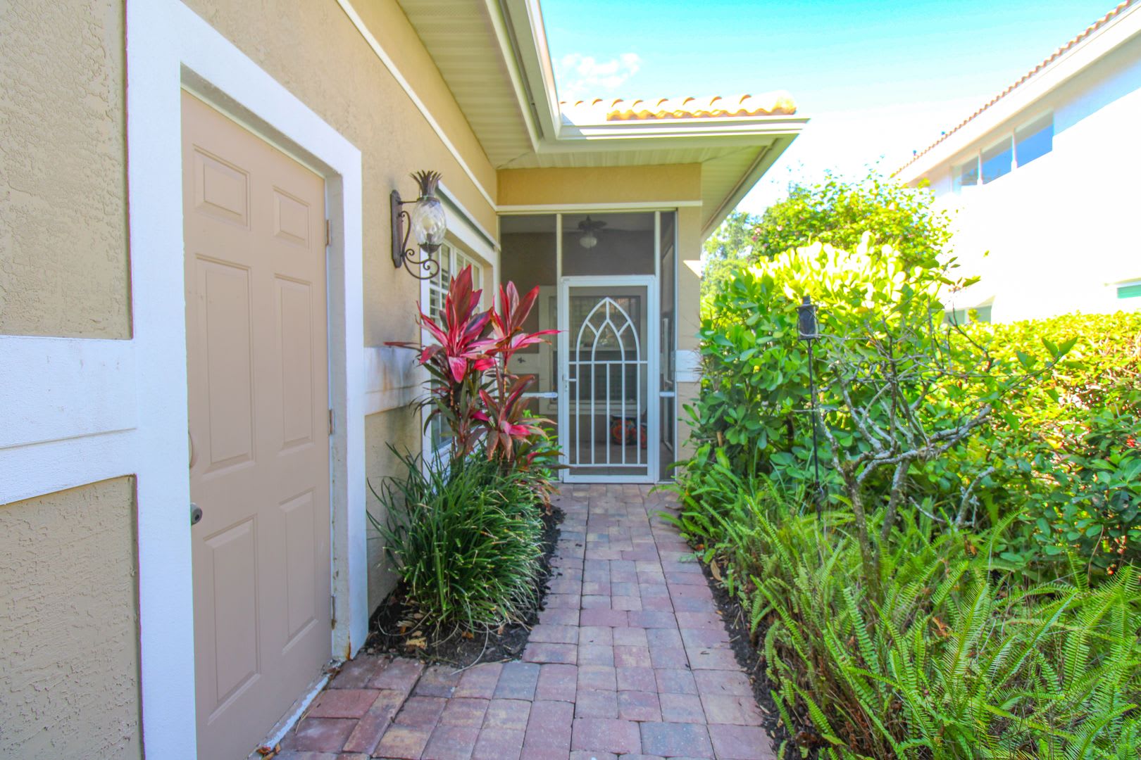 Beautiful Modern Heated Pool Home In The Vineyards Seasonal Only Available Off Season Months And Dec March 2026 – photo 5