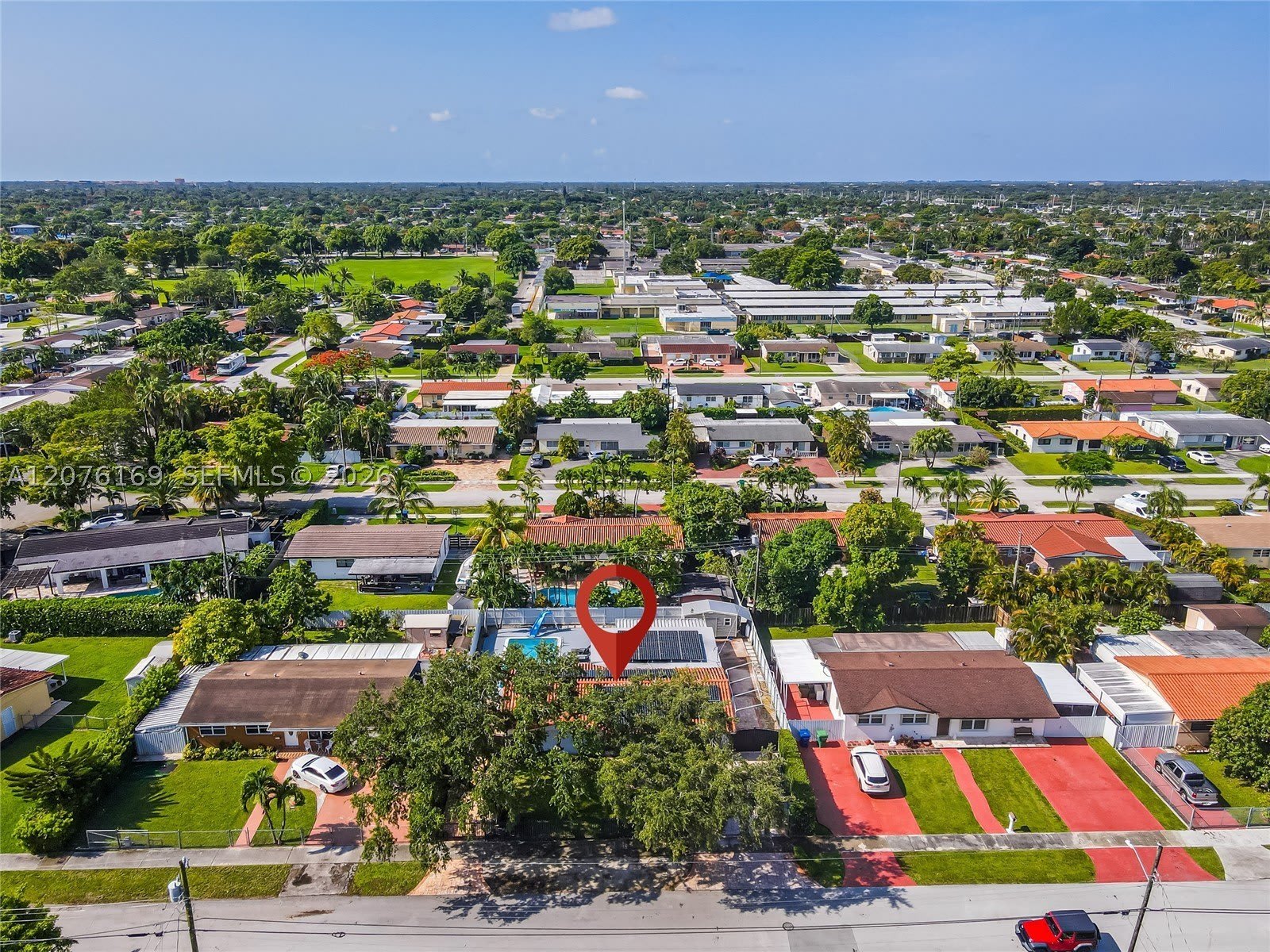 10310 SW 43rd St – photo 3