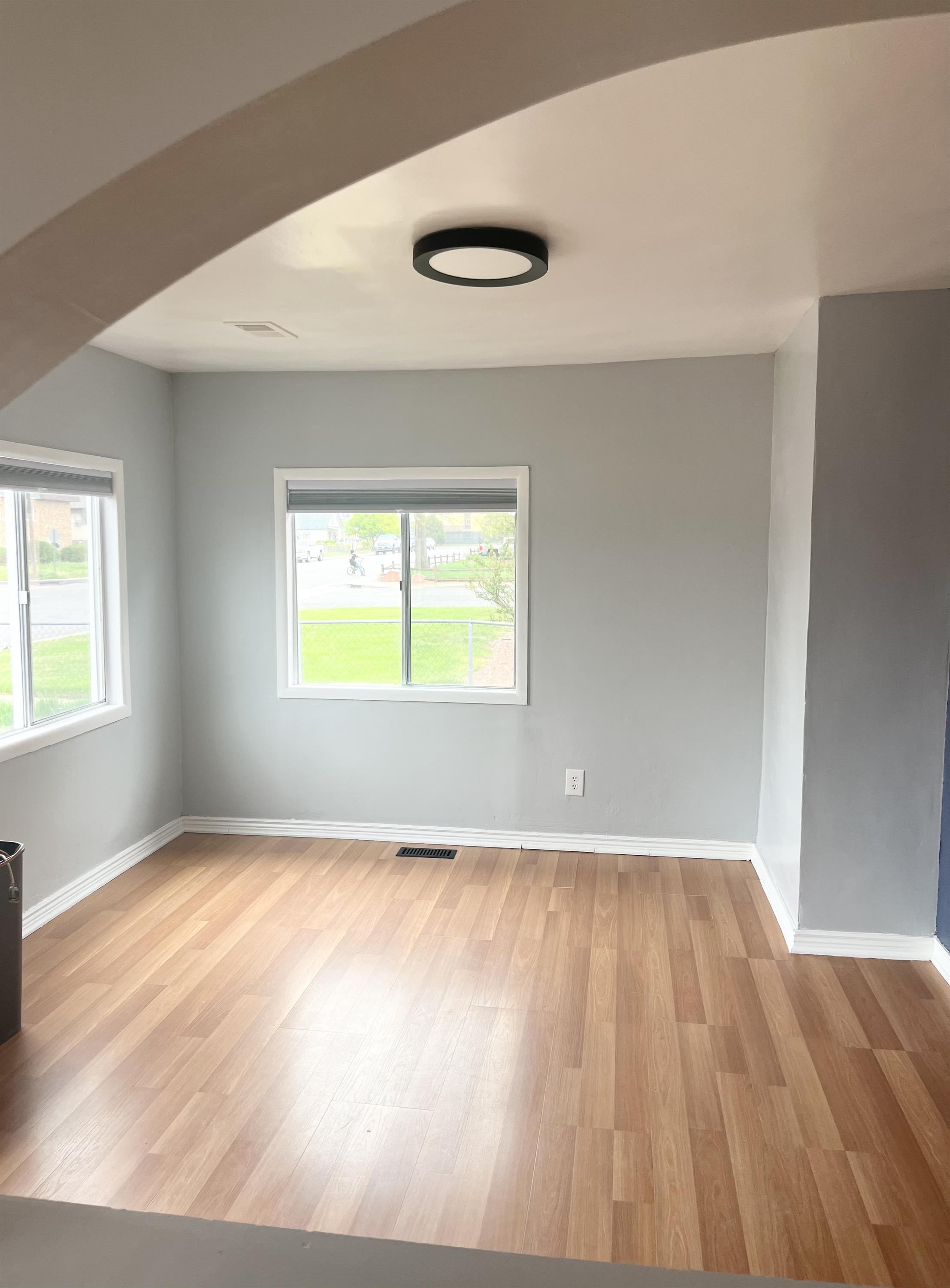 365 South 7th Avenue – photo 3