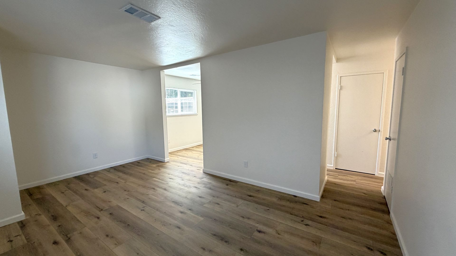 Pittsburg Beautiful Fully Updated Unit 2 Bedroom 1 Bath Luxury Vinyl Flooring Quartz Counters And More – photo 3