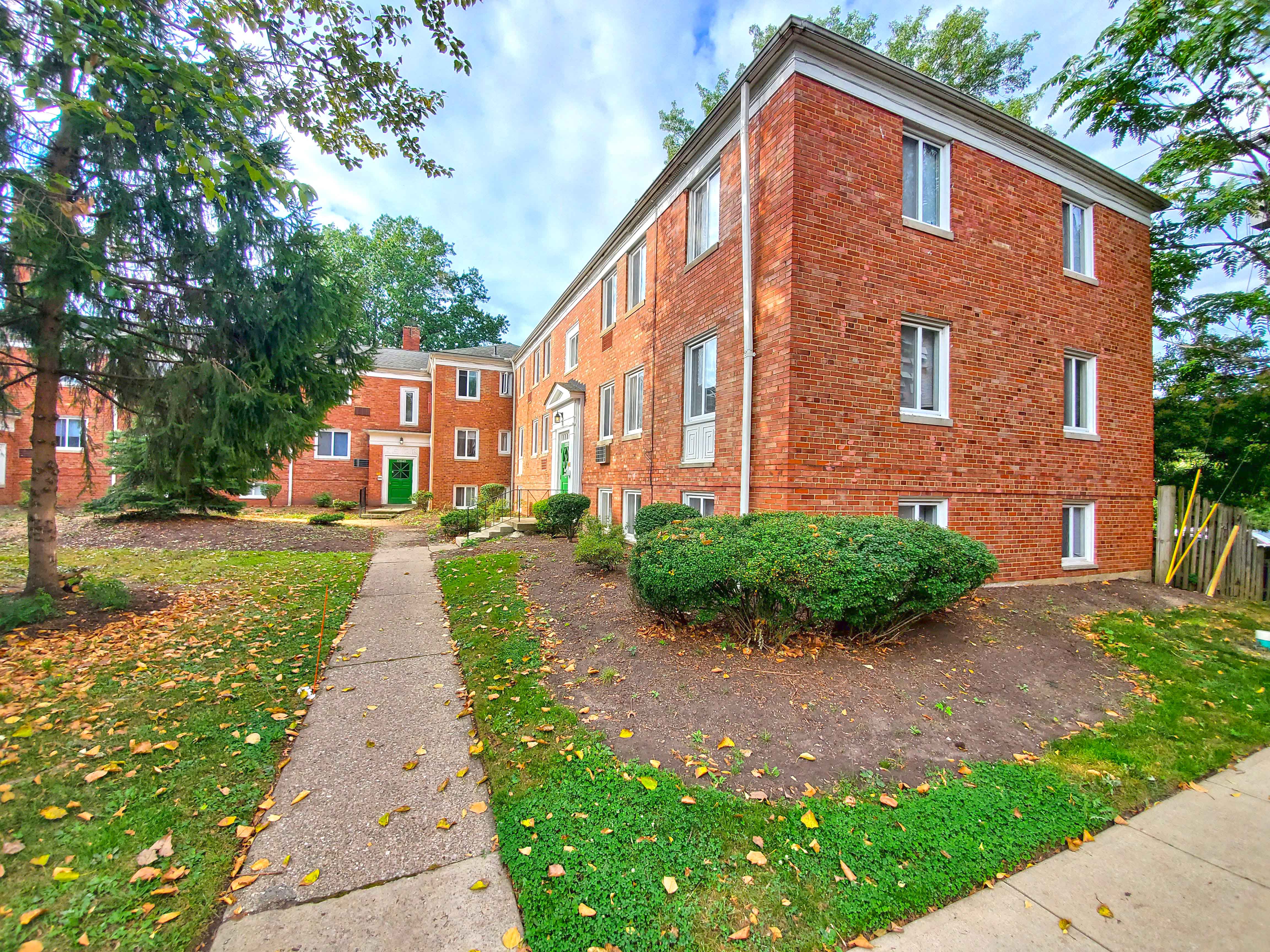 Fairhill Gardens – photo 1