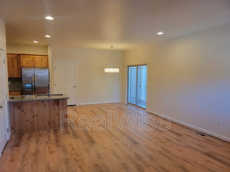 170 Nw 30Th St – photo 3