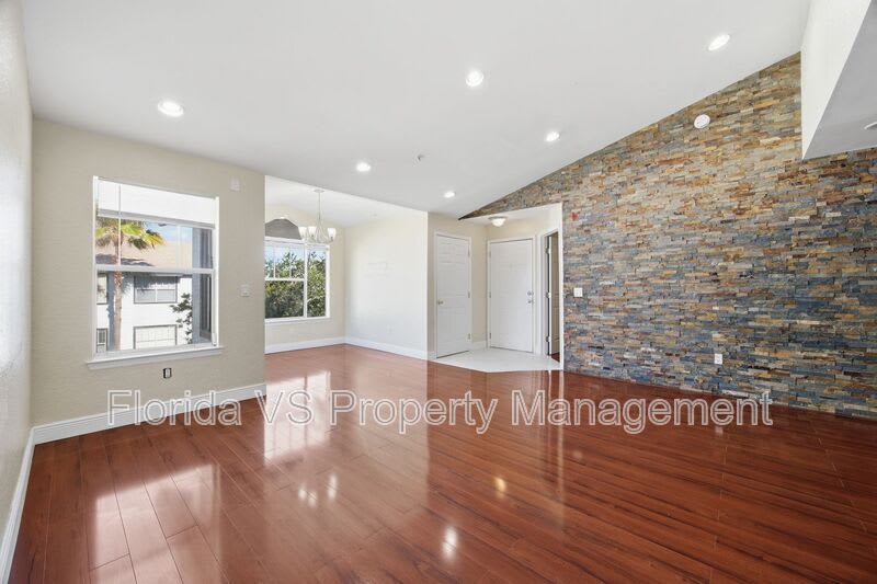 2207 Antigua PL – photo 2