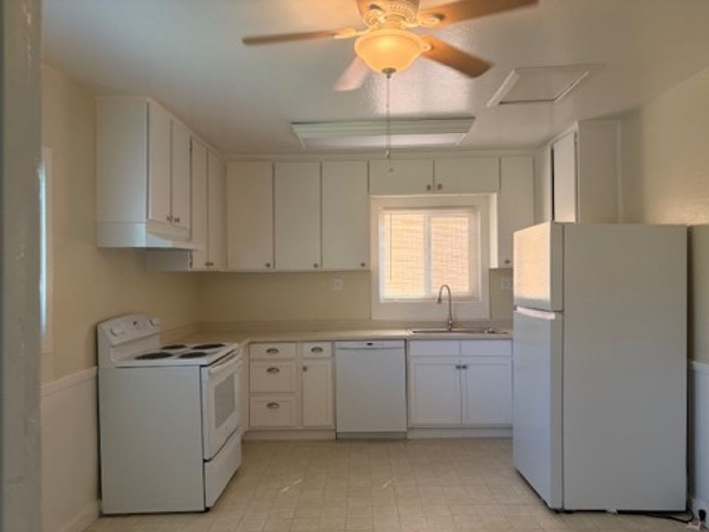 Charming 2 bedroom, 1.5 bath home in Old Folsom near Sutter Street – photo 3