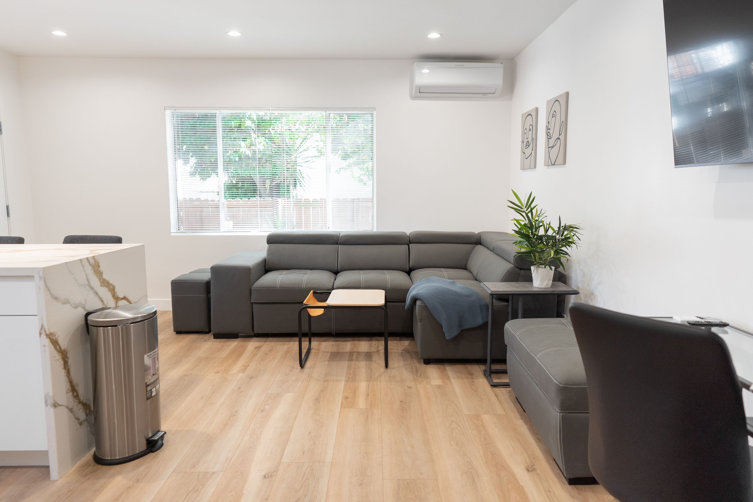 10863 Kling St – photo 2