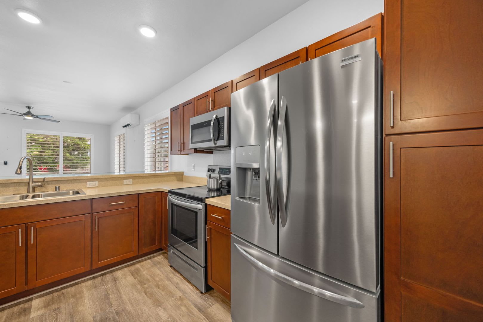 Flexible 6 Month Lease Solar Powered Wailuku Home With Ocean Views Fruit Trees Split Ac Dog Friendly – photo 5