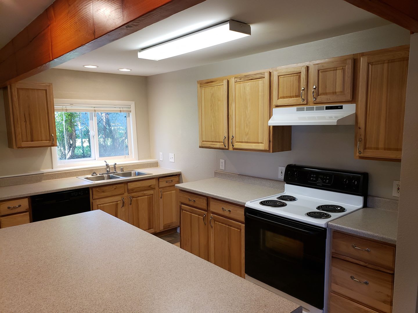 526 N 11Th Ave – photo 1