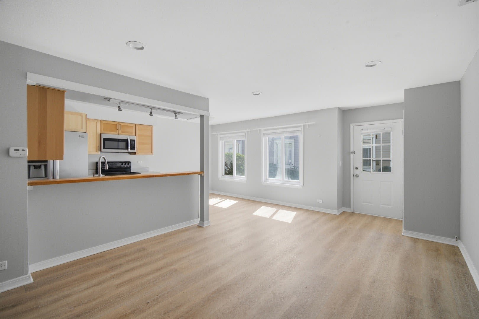 1180 Cove Drive – photo 2