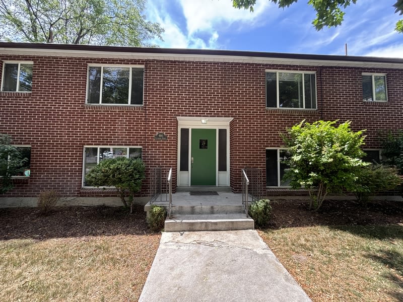 680 Elizabeth St – photo 5