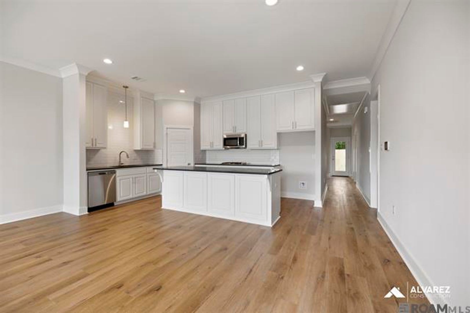 Must see in Silverside Cove! $500 off first month with 30 day move in** – photo 3