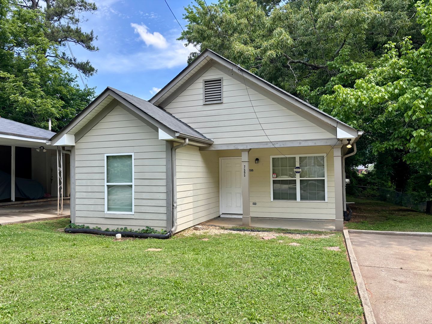2595 Elliott Street – photo 2