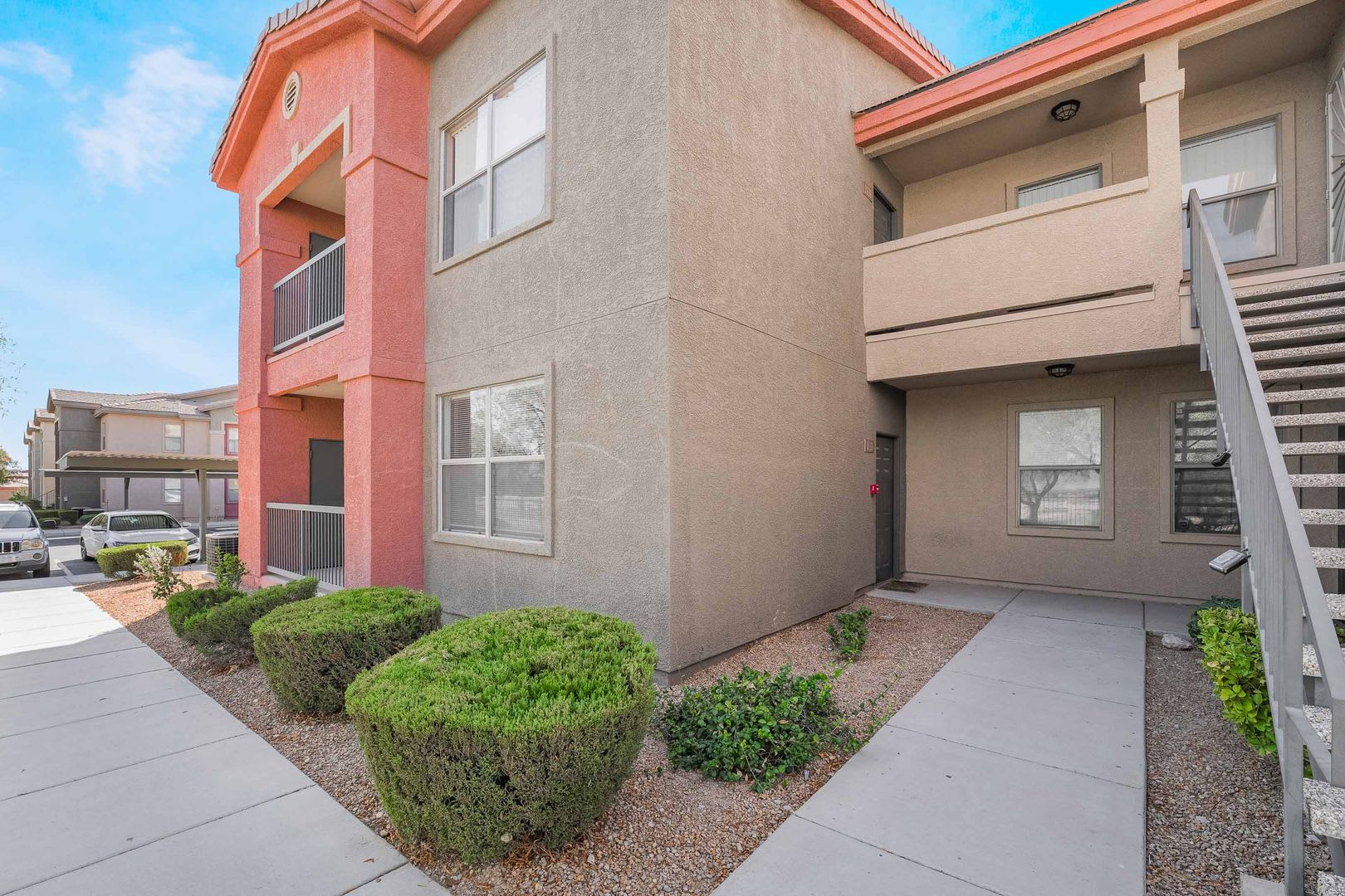 Beautiful Condo with Spacious Layout! – photo 5