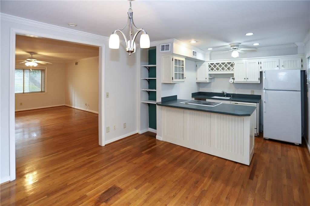 115 Biscayne Drive NW – photo 1