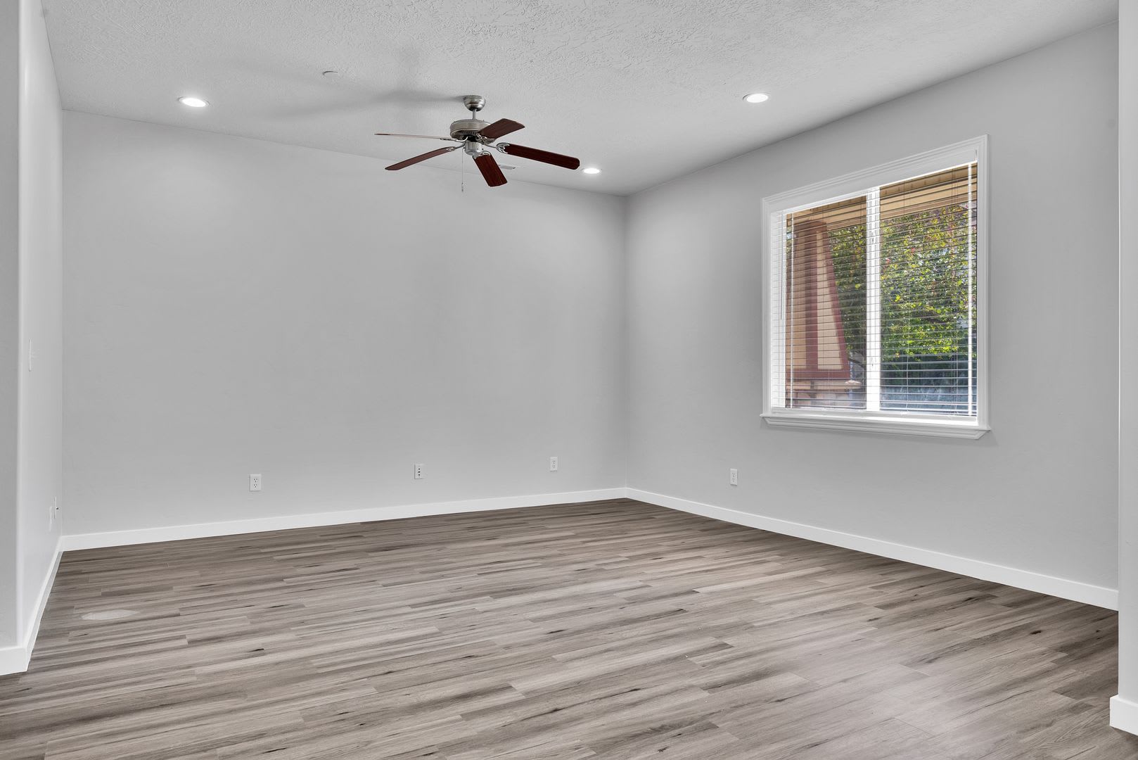 Beautiful Pleasant Grove Townhome For Rent – photo 2
