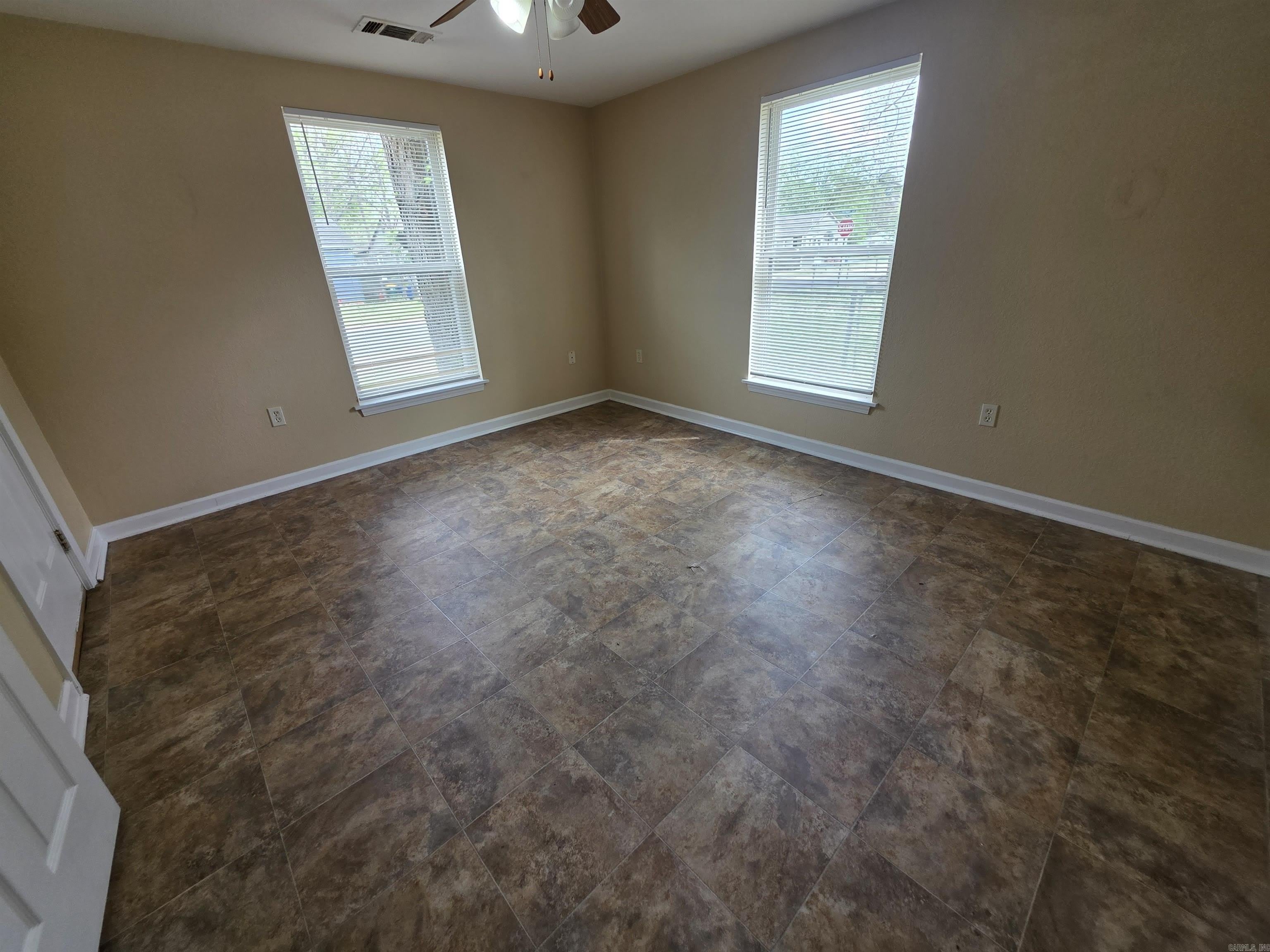 804 W 37th Street – photo 4