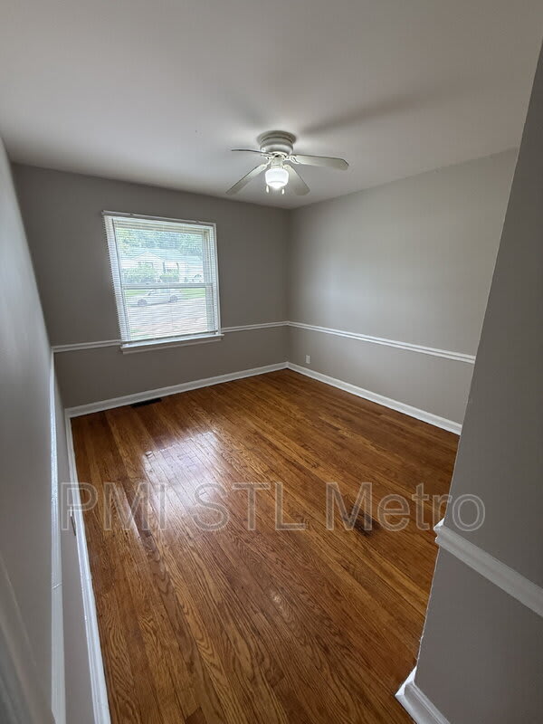 10235 Cabot Dr – photo 4