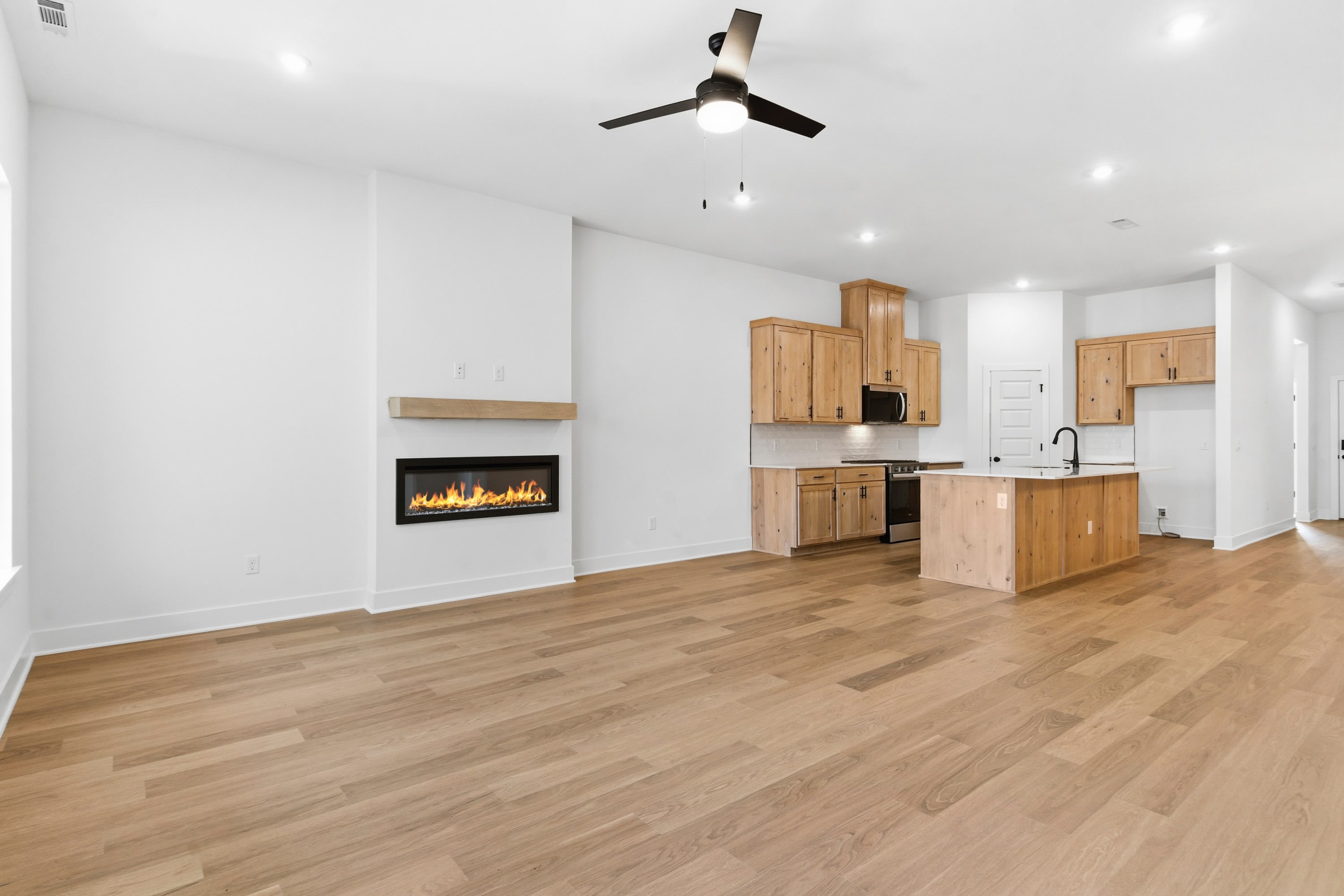 1822 East Fiji Street – photo 2