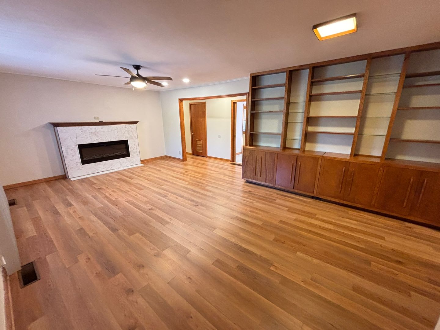 Charming Mid-Century Modern Home Just Minutes from the U of A! – photo 3