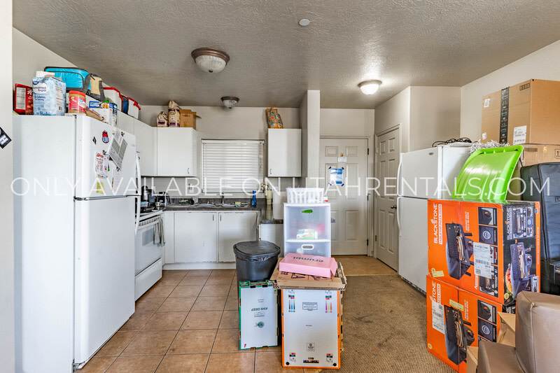 838 E 700 N – photo 5