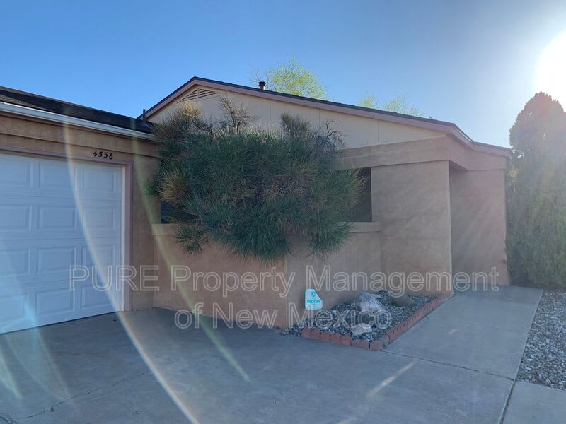 4556 Platinum Dr NE – photo 2