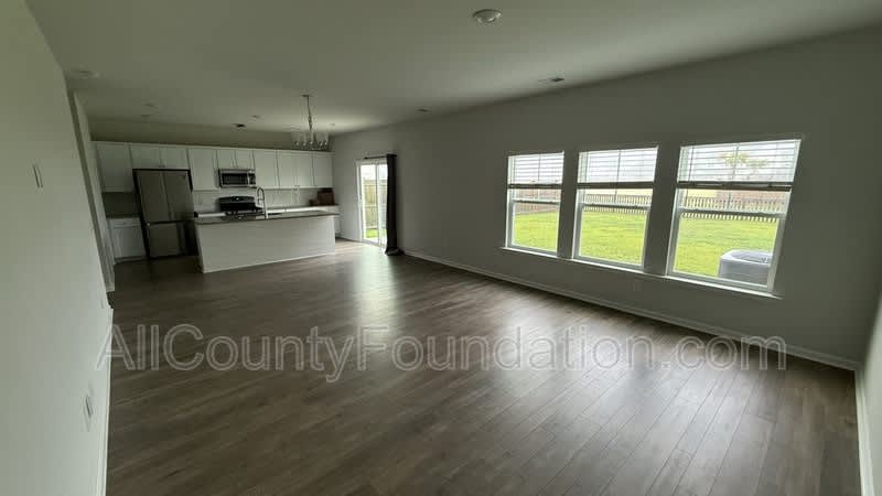 104 Whisper Dr – photo 5
