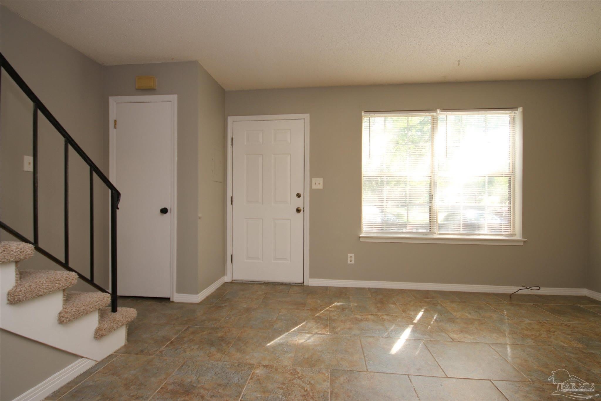 416 Waycross Ave – photo 3