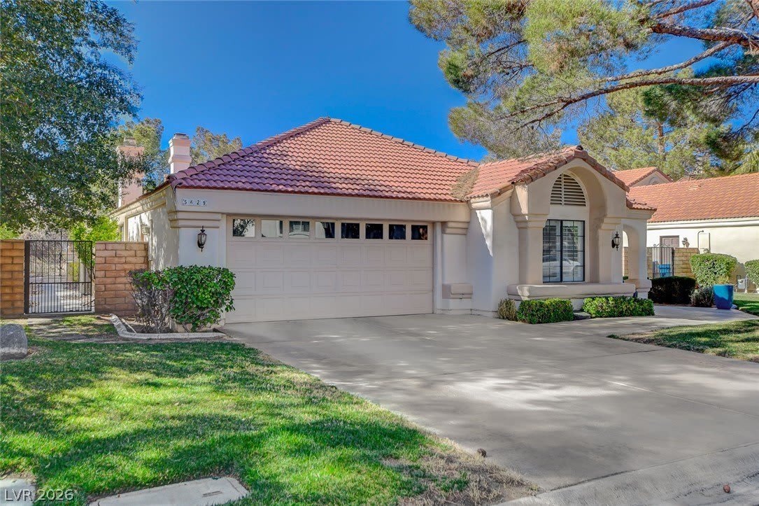 5429 Painted Sunrise Drive – photo 2