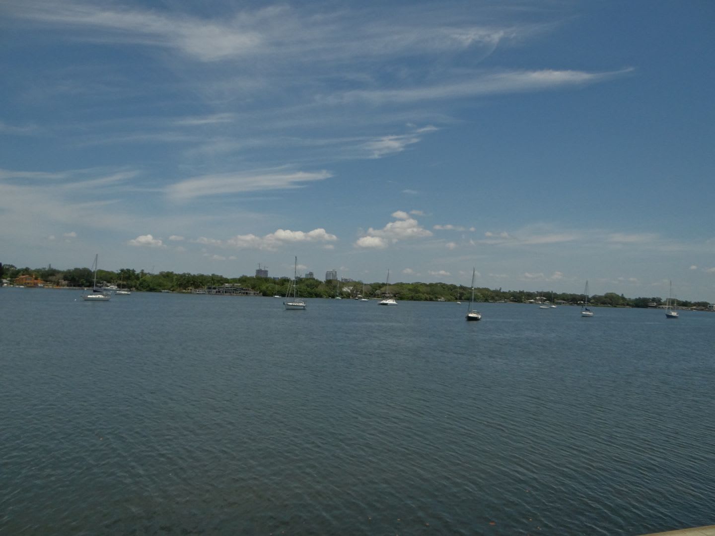 2/1 condo with waterfront view – photo 2