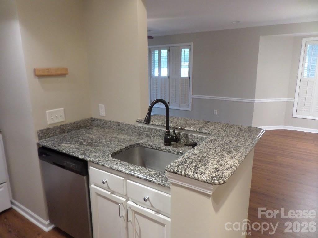 1109 E Morehead Street – photo 3