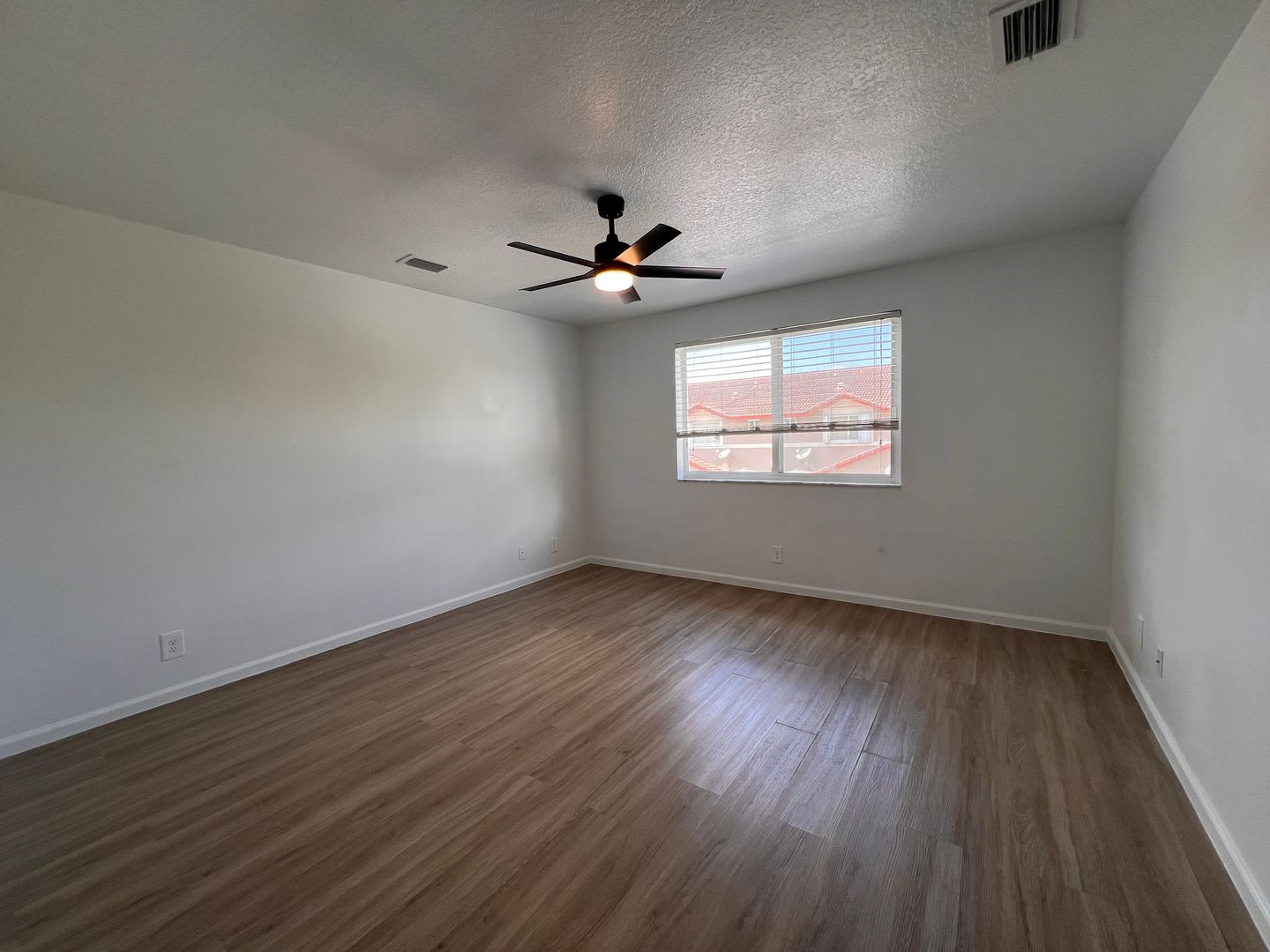 Gorgeous Coral Springs Townhome with Garage – photo 5