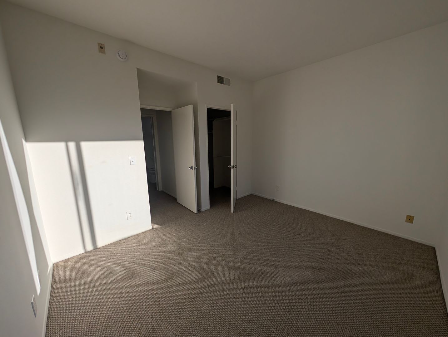 Manhattan Apartments – photo 2